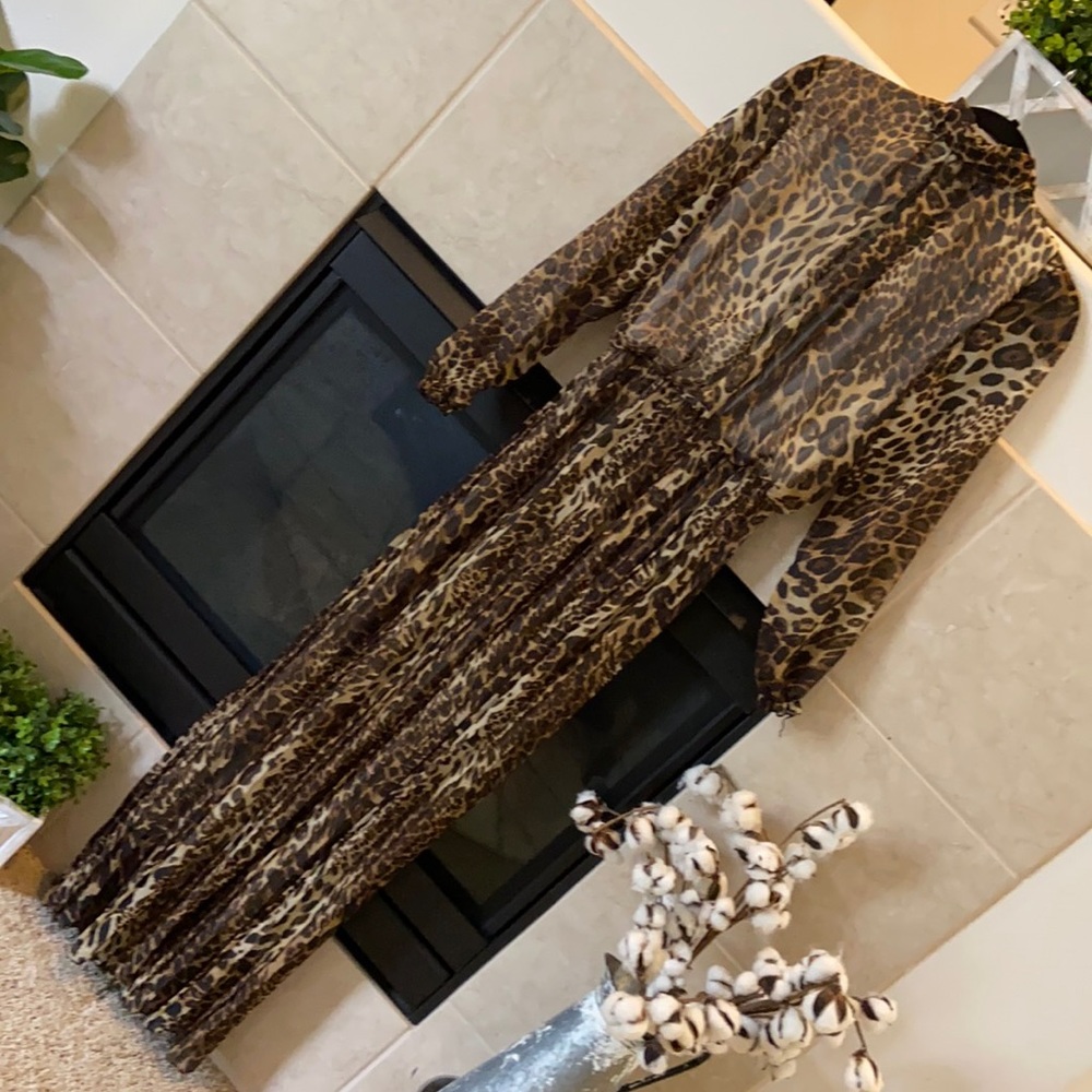 Maxi animal print dress.
